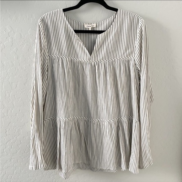 Cotton Bleu Tiered Blouse Large Flowy Casual Navy and White Beach Vacation - Picture 1 of 3